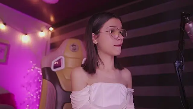 Lana Dreams  online show from November 2025 10:32:02 PM