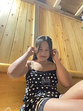 Snapshot of phungtiti chatting on October 2025 01:18:01 PM phungtiti online show from October 2025 01:18:01 PM