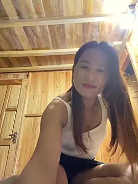 Snapshot of phungtiti chatting on October 2025 01:47:02 AM phungtiti online show from October 2025 01:47:02 AM