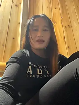 Snapshot of phungtiti chatting on November 2025 03:39:02 AM phungtiti online show from November 2025 03:39:02 AM