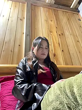 Snapshot of phungtiti chatting on December 2025 03:28:02 PM phungtiti online show from December 2025 03:28:02 PM