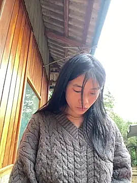 Snapshot of EmLy02 chatting on November 2025 01:06:01 AM EmLy02 online show from November 2025 01:06:01 AM