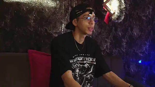 nicolai drake online show from December 2025 03:33:01 AM