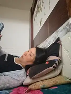 Snapshot of lingling5200 chatting on April 2026 03:06:01 PM lingling5200 online show from April 2026 03:06:01 PM