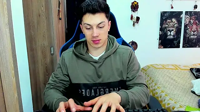 javiersexymann online show from December 2024 07:53:02 PM