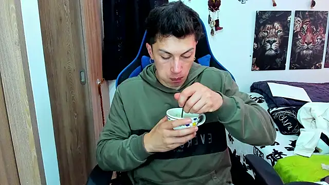 javiersexymann online show from February 2025 08:36:01 PM