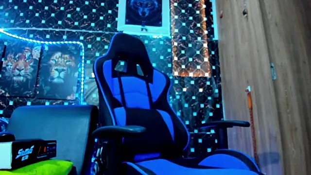 javiersexymann online show from September 2025 05:35:01 PM