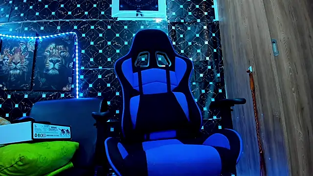 javiersexymann online show from September 2025 10:02:02 PM