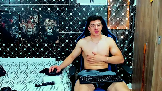 Snapshot of javiersexymann chatting on May 2026 04:35:02 PM javiersexymann online show from May 2026 04:35:02 PM
