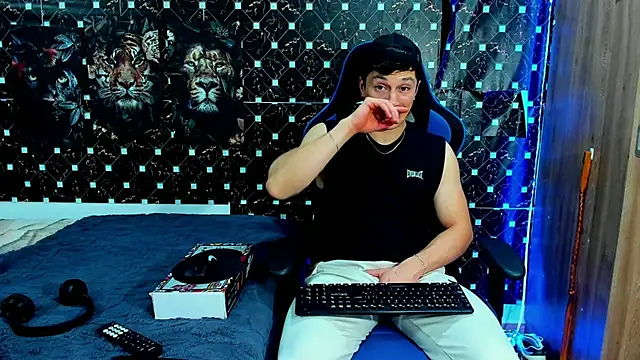 Snapshot of javiersexymann chatting on May 2026 05:04:02 AM javiersexymann online show from May 2026 05:04:02 AM