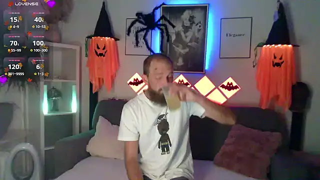 Snapshot of XBellaXundXUweX chatting on October 2025 06:19:02 PM XBellaXundXUweX online show from October 2025 06:19:02 PM