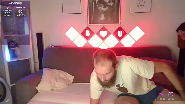 Snapshot of XBellaXundXUweX chatting on November 2025 08:19:01 PM XBellaXundXUweX online show from November 2025 08:19:01 PM