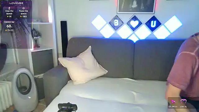 Snapshot of XBellaXundXUweX chatting on November 2025 07:30:01 PM XBellaXundXUweX online show from November 2025 07:30:01 PM