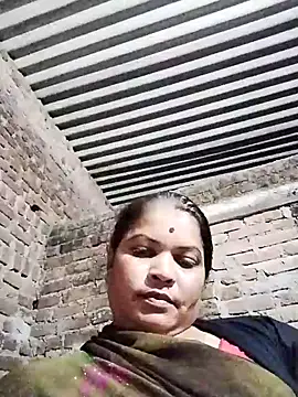 Rajnee33A online show from November 2025 04:20:01 PM