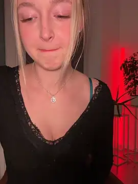 emilypeperoni online show from March 2026 08:04:01 PM