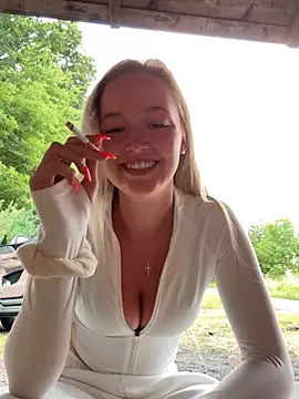emilypeperoni online show from July 2026 07:21:01 PM