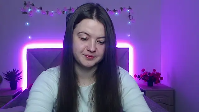 Snapshot of MavkaCute chatting on April 2026 06:21:02 PM MavkaCute online show from April 2026 06:21:02 PM