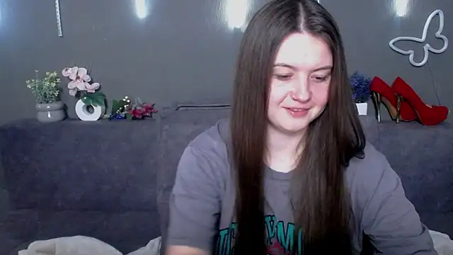 Snapshot of MavkaCute chatting on May 2026 06:05:01 PM MavkaCute online show from May 2026 06:05:01 PM