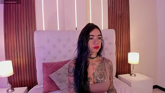 Snapshot of ViolettaAlemida chatting on September 2025 12:17:02 PM ViolettaAlemida online show from September 2025 12:17:02 PM