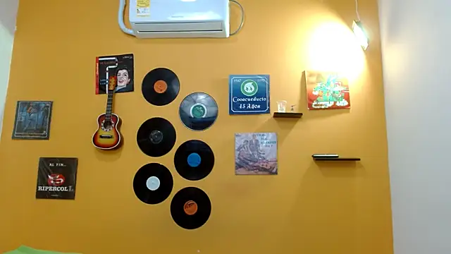 skinnyverus18 online show from October 2025 07:04:02 PM