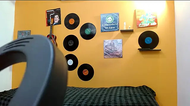 skinnyverus18 online show from December 2025 06:50:01 PM