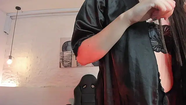 Sarah GothicGirl online show from October 2025 08:18:01 PM