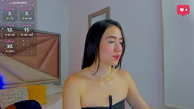 Snapshot of SaraWagner_ chatting on March 2026 12:07:01 AM SaraWagner online show from March 2026 12:07:01 AM