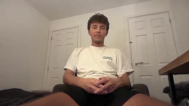 Snapshot of luciancrowe chatting on July 2026 08:49:02 PM luciancrowe online show from July 2026 08:49:02 PM