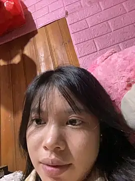 Snapshot of LunaBerry18 chatting on October 2025 03:29:01 PM LunaBerry18 online show from October 2025 03:29:01 PM