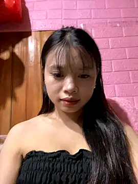 Snapshot of LunaBerry18 chatting on October 2025 12:56:02 PM LunaBerry18 online show from October 2025 12:56:02 PM