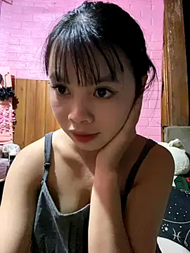 Snapshot of LunaBerry18 chatting on November 2025 02:28:01 PM LunaBerry18 online show from November 2025 02:28:01 PM