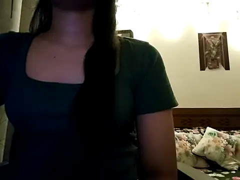 Maria--Strella online show from October 2025 06:45:02 PM