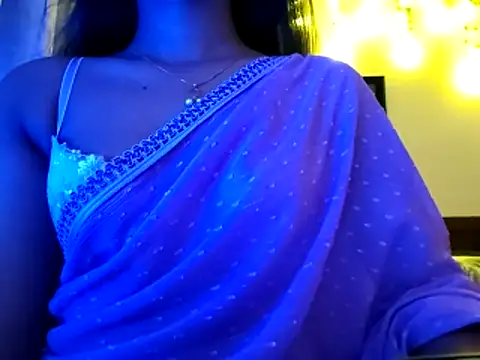 Maria--Strella online show from October 2025 06:09:01 PM