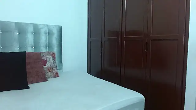 Snapshot of DaiishaWolf chatting on September 2025 07:03:01 PM DaiishaWolf online show from September 2025 07:03:01 PM