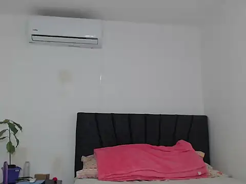 Snapshot of DaiishaWolf chatting on September 2025 07:26:02 PM DaiishaWolf online show from September 2025 07:26:02 PM