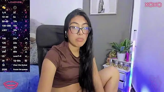 Snapshot of Allison_19__ chatting on November 2025 02:23:02 AM Allison 19 online show from November 2025 02:23:02 AM