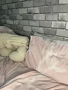 Poppy frankie online show from November 2025 10:45:02 PM