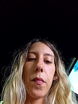 Snapshot of PetiteSecrets chatting on October 2025 03:20:02 PM PetiteSecrets online show from October 2025 03:20:02 PM