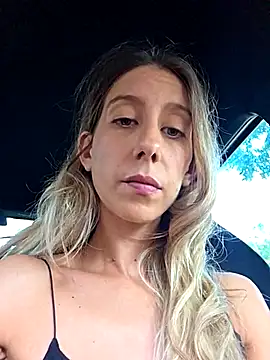 Snapshot of PetiteSecrets chatting on October 2025 04:27:01 PM PetiteSecrets online show from October 2025 04:27:01 PM