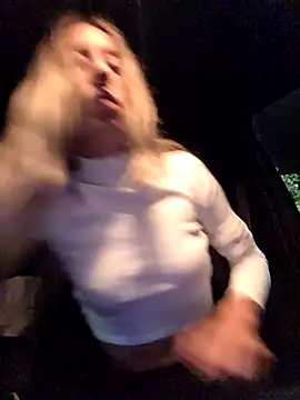 Snapshot of PetiteSecrets chatting on October 2025 08:07:01 PM PetiteSecrets online show from October 2025 08:07:01 PM