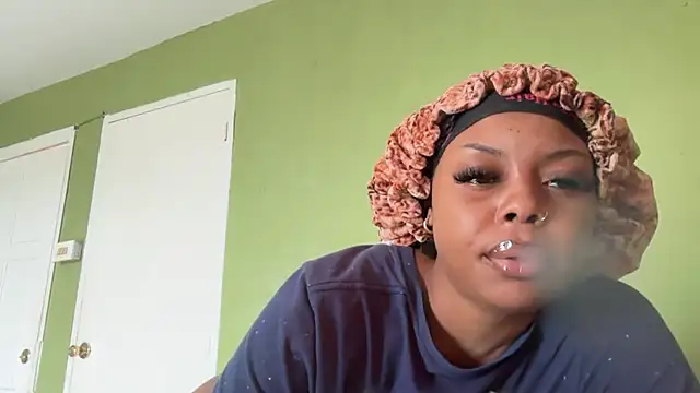 Snapshot of Liaprettygirl chatting on March 2026 01:15:02 PM Liaprettygirl online show from March 2026 01:15:02 PM