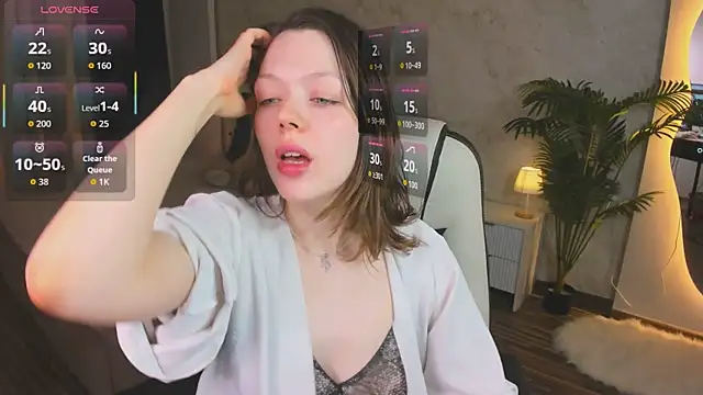 Lunar Lily online show from September 2025 05:41:02 AM