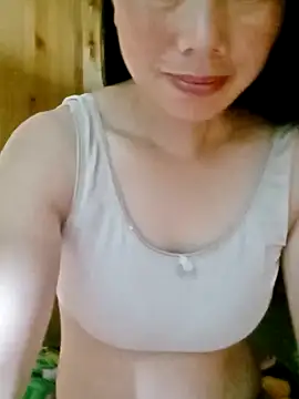 LyyChac online show from September 2025 09:27:01 PM