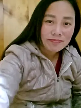 LyyChac online show from November 2025 01:37:02 PM