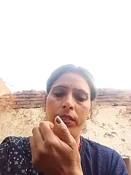 Snapshot of Arti13A chatting on February 2026 02:05:01 AM Arti13A online show from February 2026 02:05:01 AM