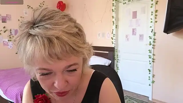 Snapshot of Rosette_Pricky chatting on May 2026 01:28:01 PM Rosette Pricky online show from May 2026 01:28:01 PM