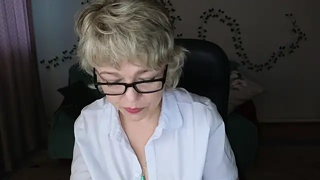 Snapshot of Rosette_Pricky chatting on June 2026 02:33:01 PM Rosette Pricky online show from June 2026 02:33:01 PM