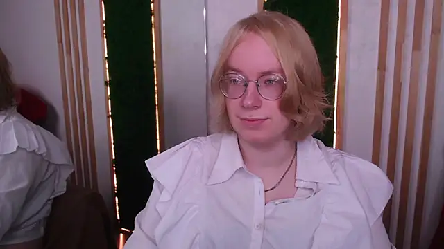 Amanda Butlerr online show from July 2026 01:24:01 PM
