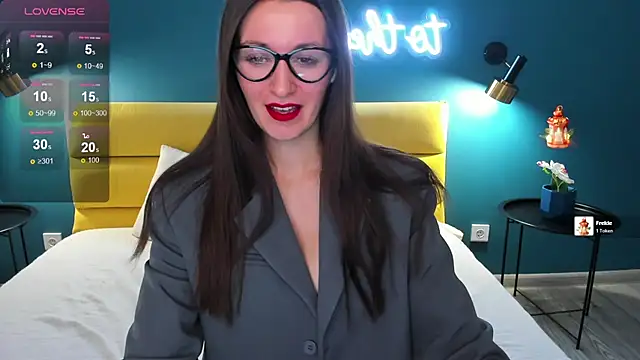 Joan Nelson online show from February 2026 01:26:01 AM