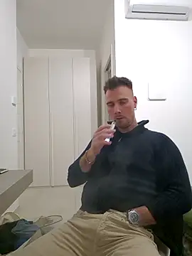 Snapshot of mrlyuis chatting on December 2025 09:13:02 PM mrlyuis online show from December 2025 09:13:02 PM